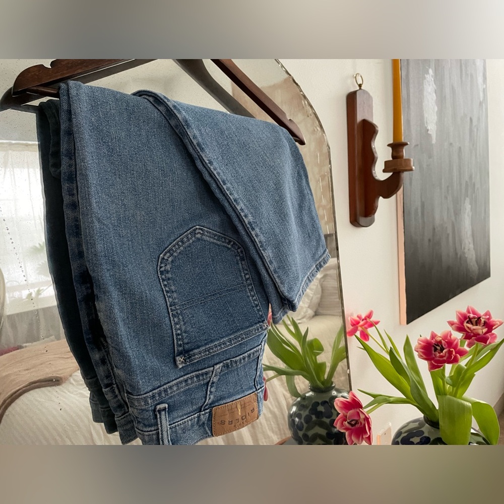 Women's 90s High Rise Medium Wash Denim Jean - Size 18WP